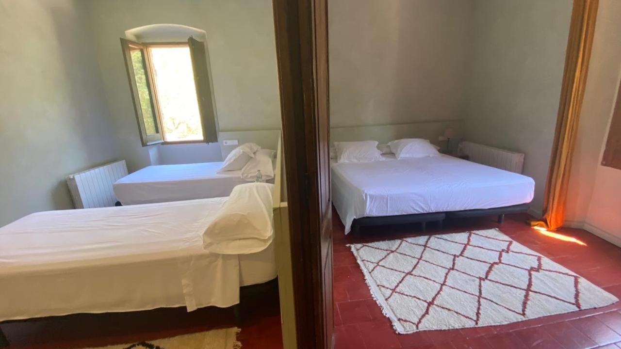 לה ואל דה ביאניה Hostal De Bianya מראה חיצוני תמונה