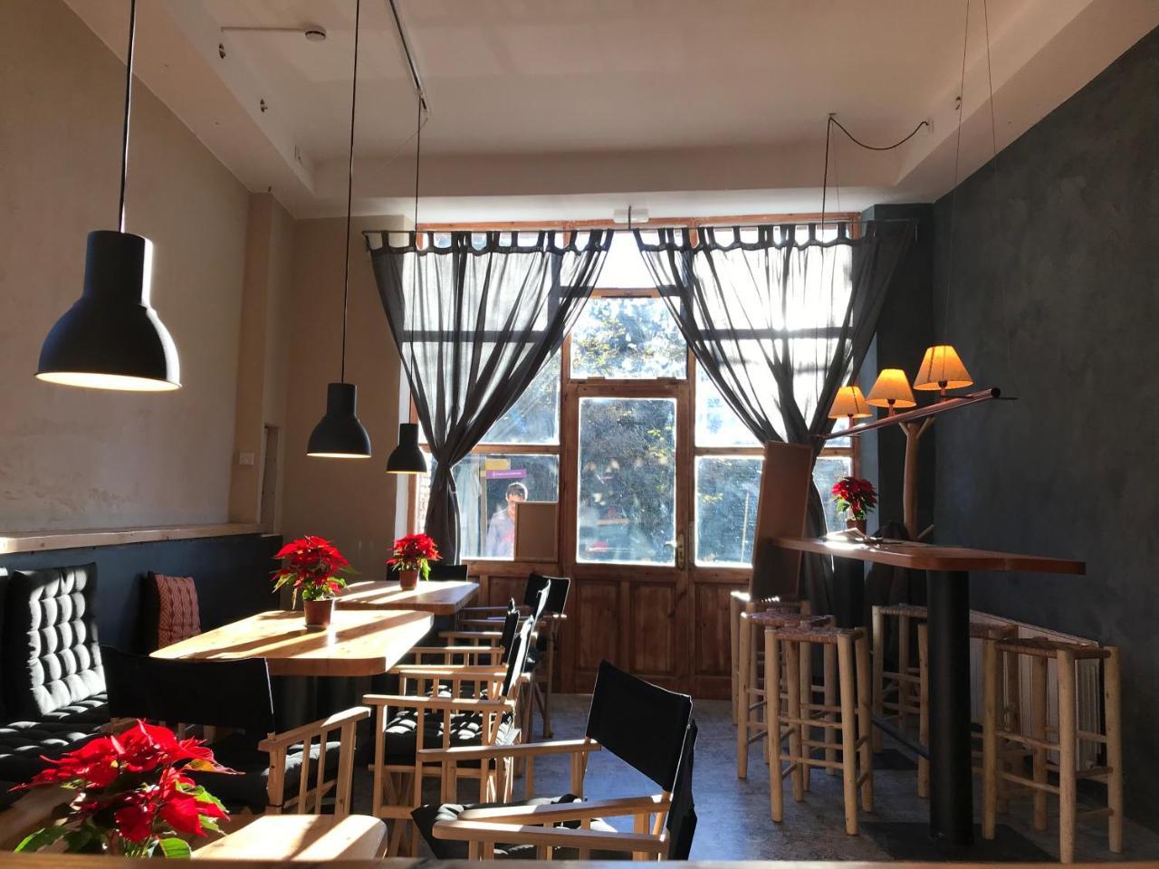 לה ואל דה ביאניה Hostal De Bianya מראה חיצוני תמונה