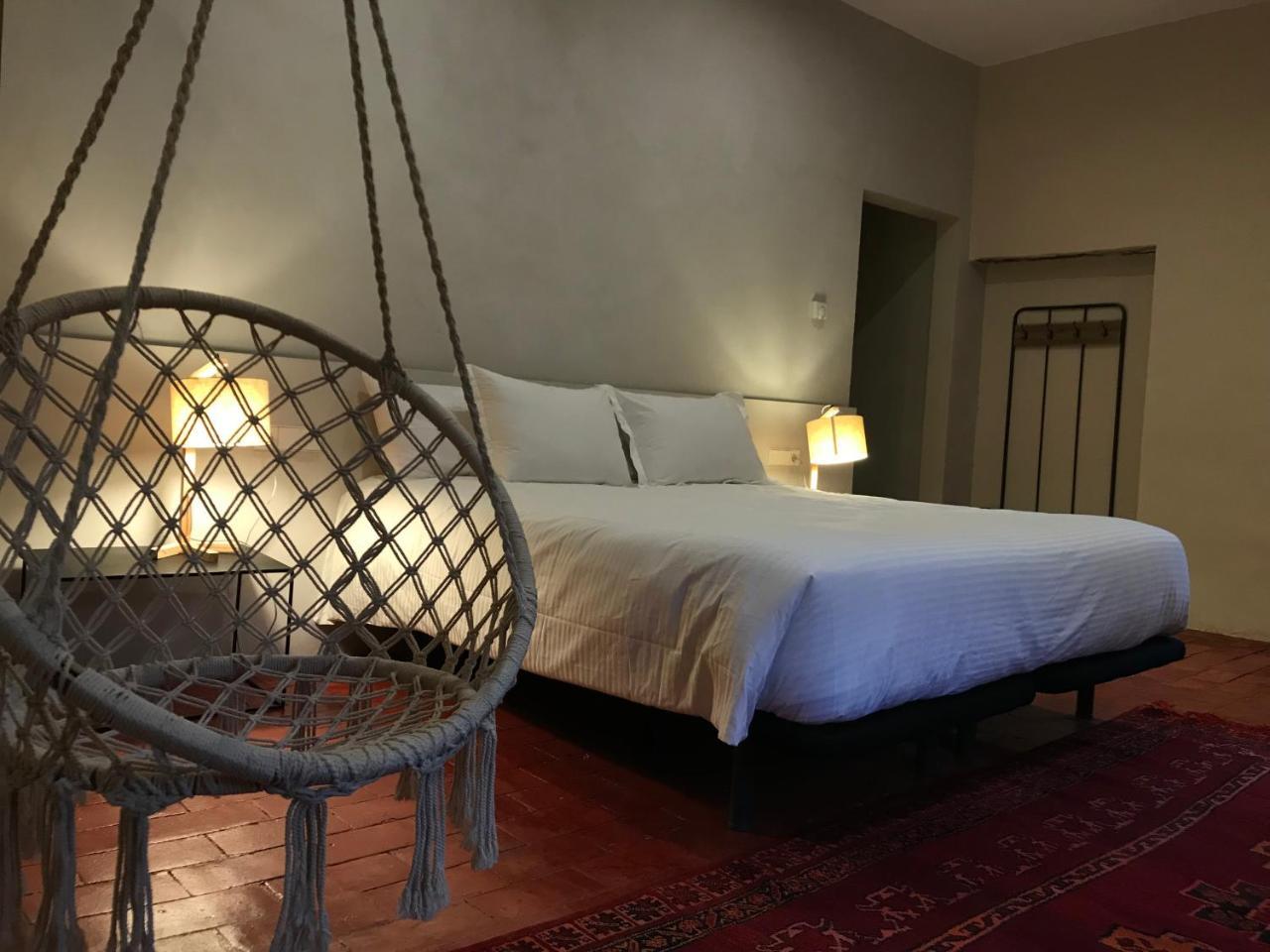 לה ואל דה ביאניה Hostal De Bianya מראה חיצוני תמונה