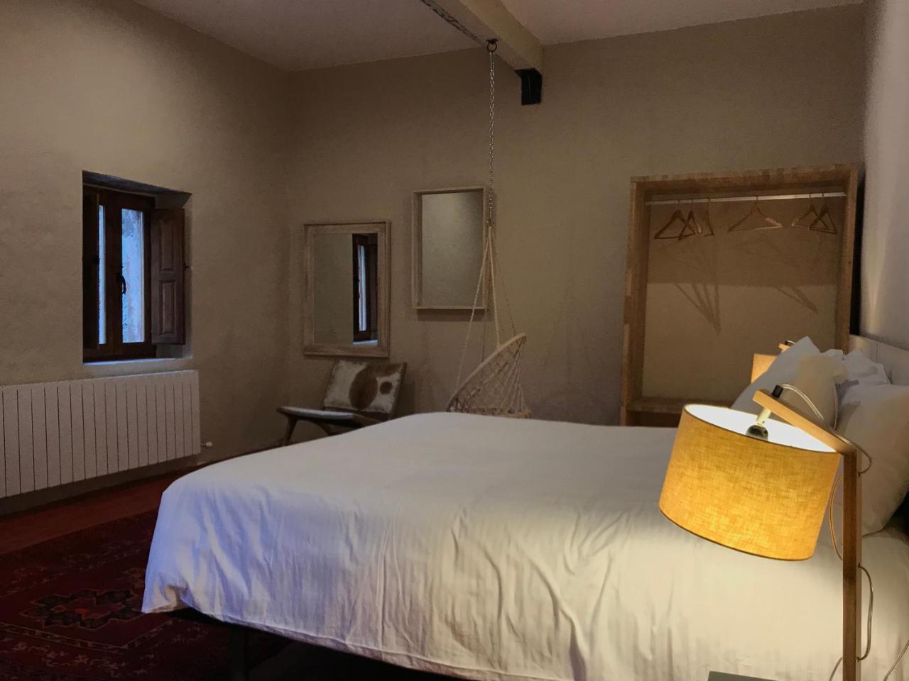 לה ואל דה ביאניה Hostal De Bianya מראה חיצוני תמונה