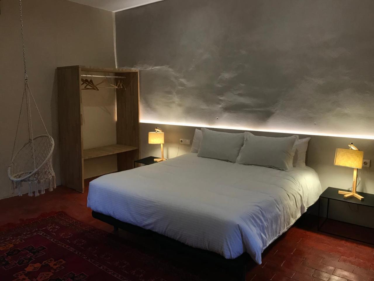 לה ואל דה ביאניה Hostal De Bianya מראה חיצוני תמונה